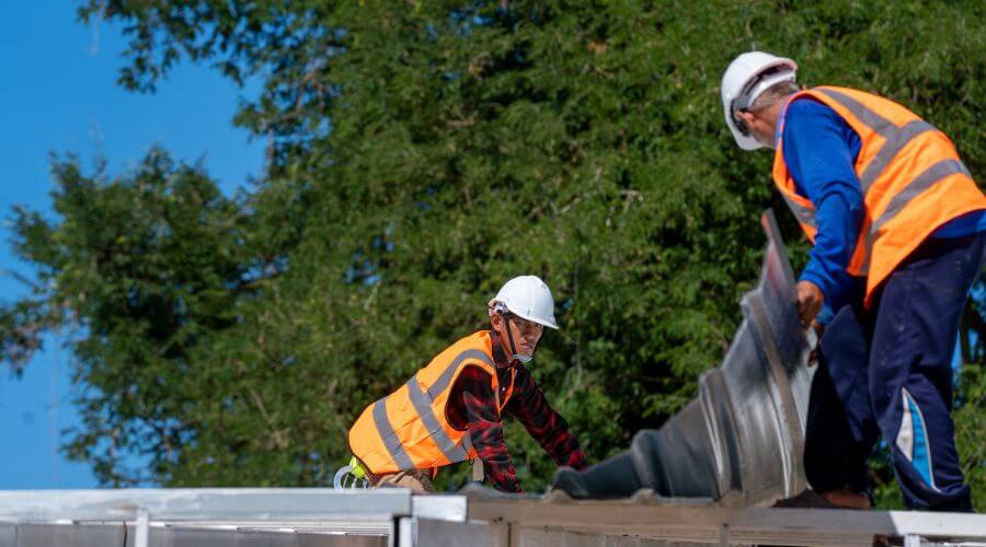 Professional gutter cleaning in Coolin, ID
